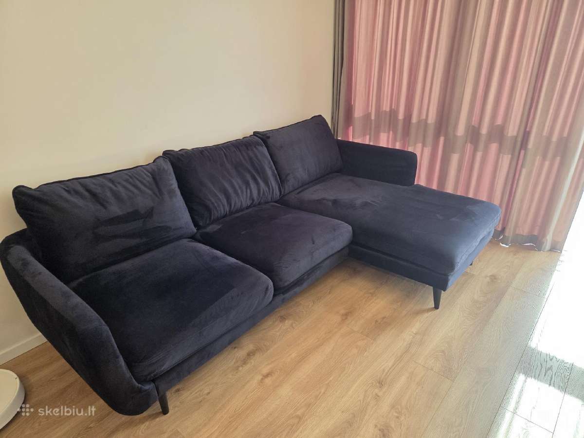 Minkšta kampinė sofa