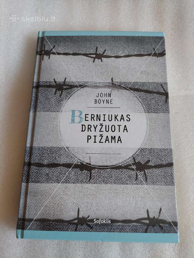 Berniukas dryžuota pižama