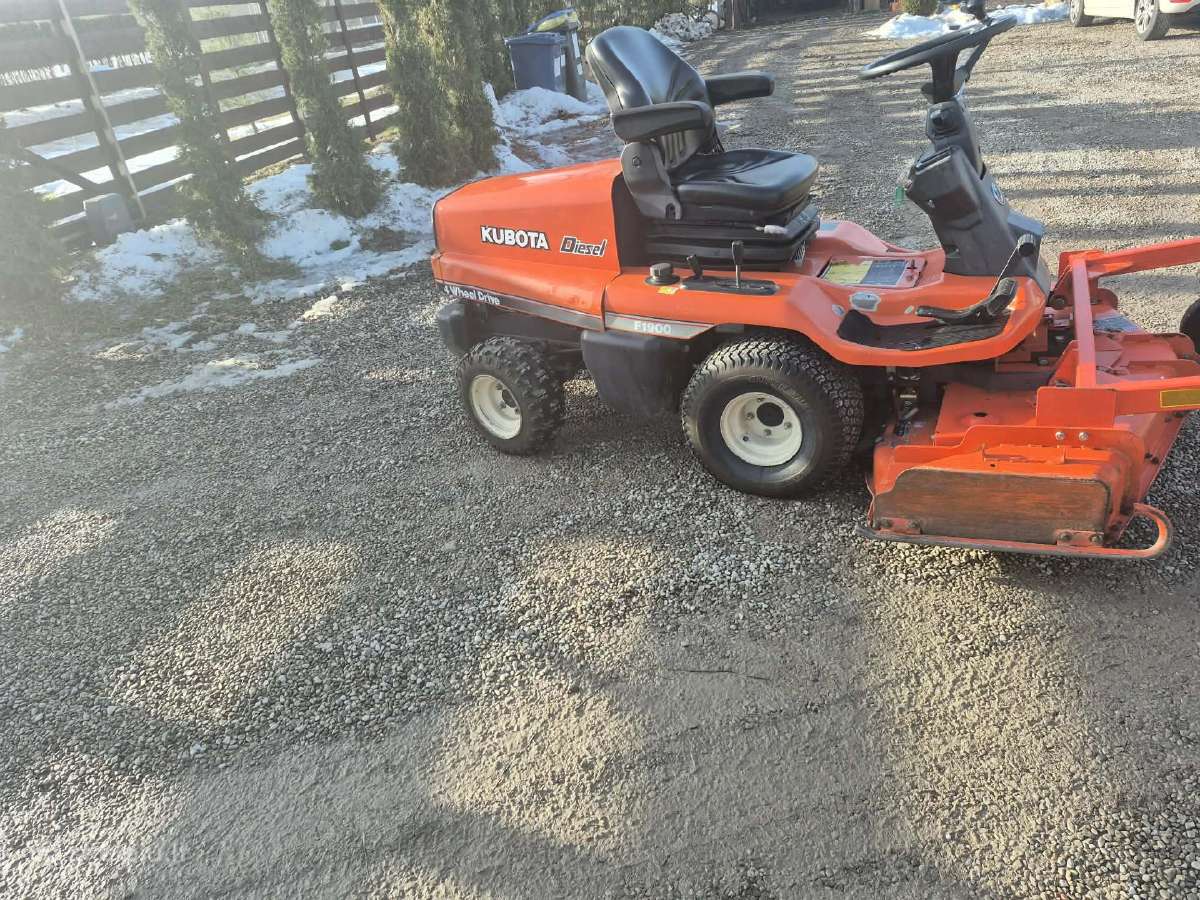 Kubota F1900 4x4 traktoriukas žoliapjovė - nuotraukos Nr. 2
