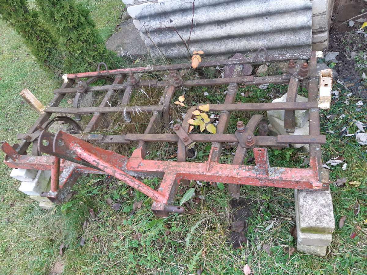 Kultivatorius nuo T25 traktoriaus