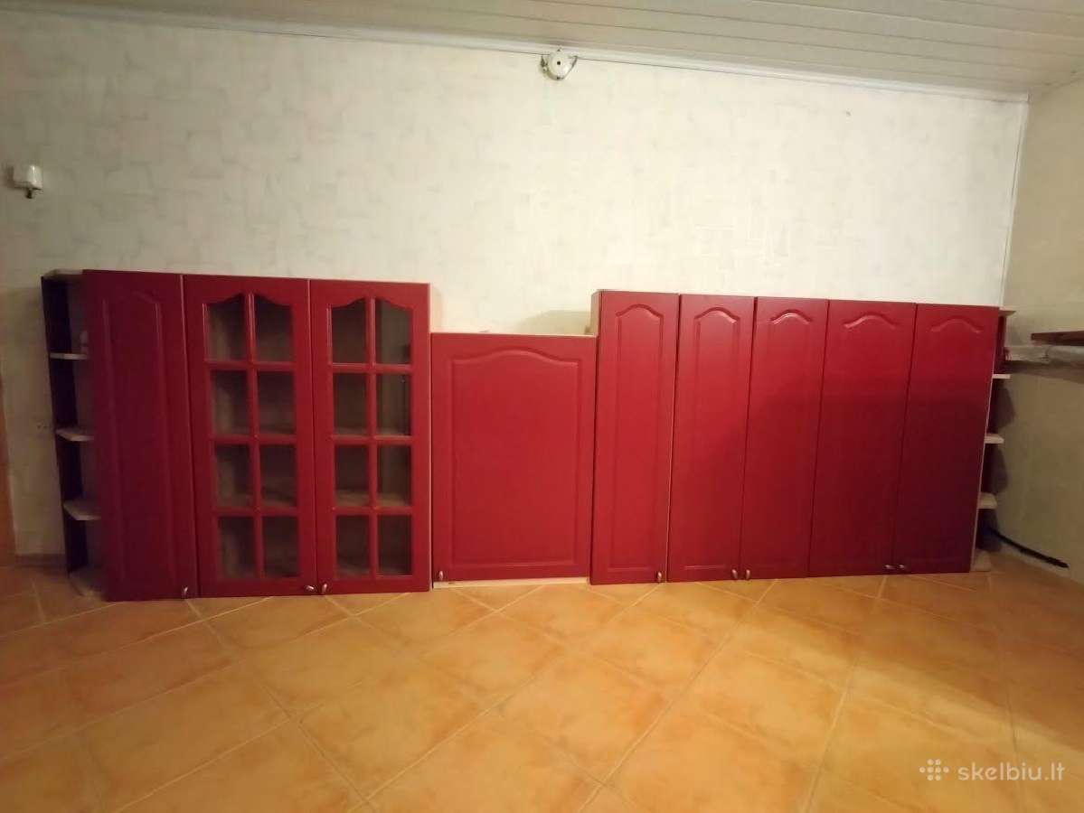 Virtuvinis pakabinamų spintelių konplektas
