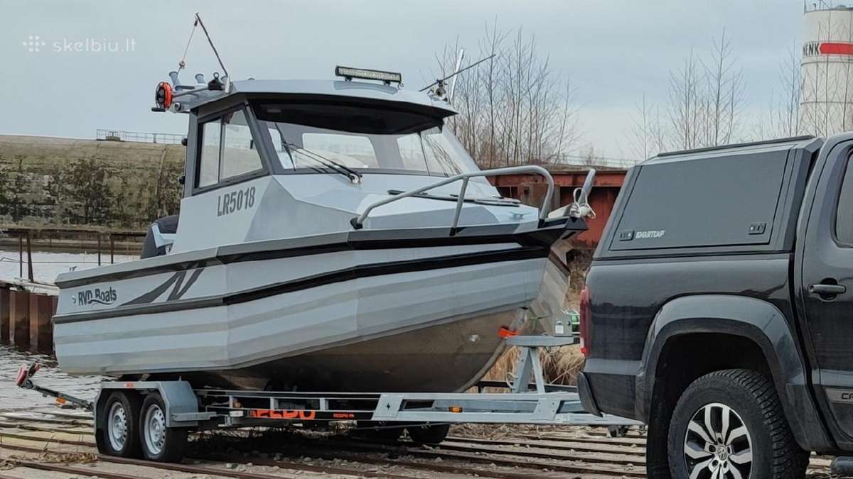 Trolling boat