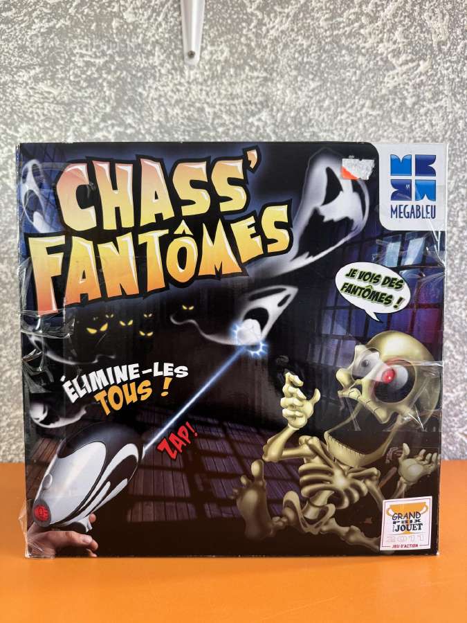 Interaktyvus lazerinis fantomų šaudymo žaidimas