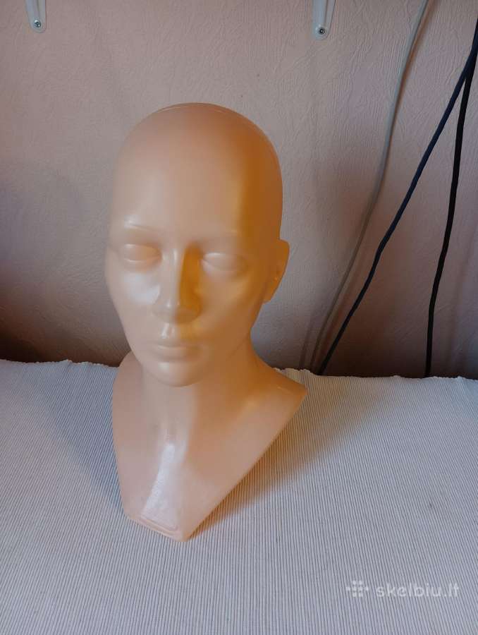 Nauja plastikinė manekeno galva