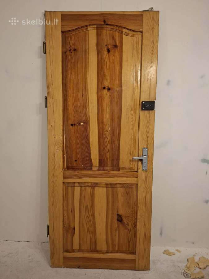 Medines dvigubos durys su stakta ir uzraktu