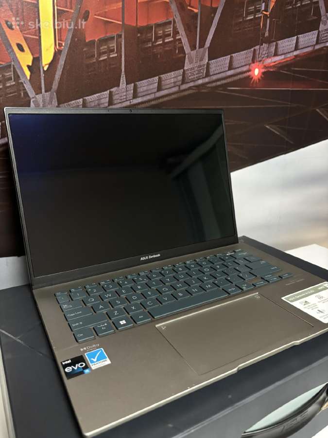 Asus Zenbook 14 Oled / i5-1240p / 8gb RAM / 512gb