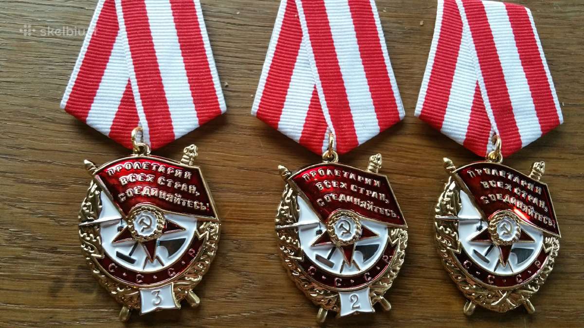 Parduodu kelis medalius ir ordinus kainos po 20 eu