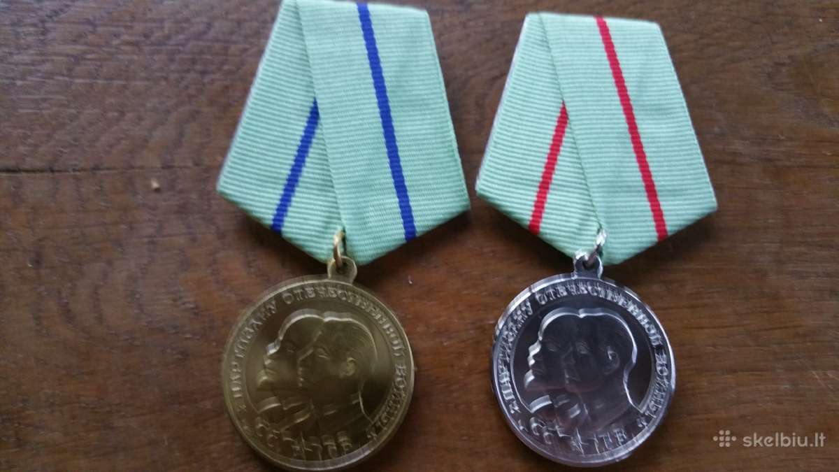 Parduodu kelis medalius ir ordinus kainos po 15 eu