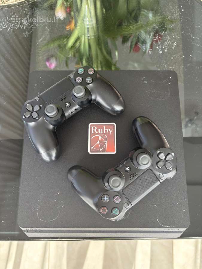Parduodu Sony Ps4