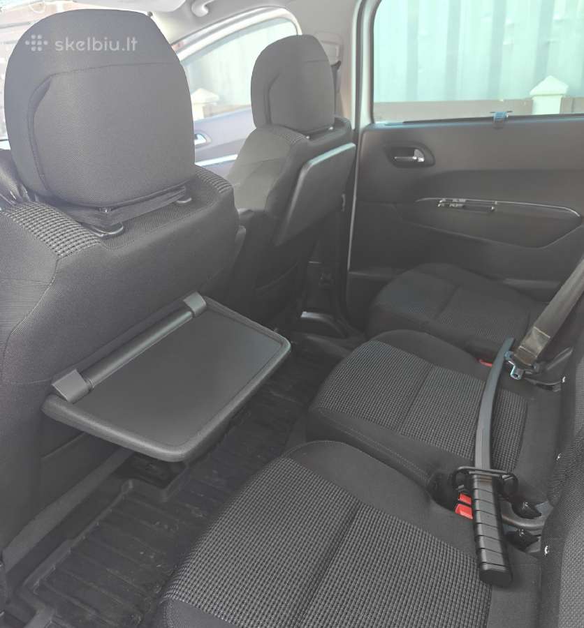 Geras, patvarus 7 vietų Peugeot 5008 - nuotraukos Nr. 8