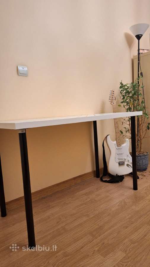 Žaismingas naujas Ikea rašomasis stalas 120x60