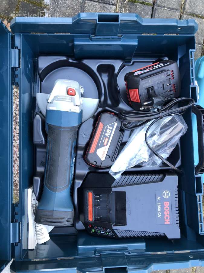 Bosch naujas kampinis pjoviklis