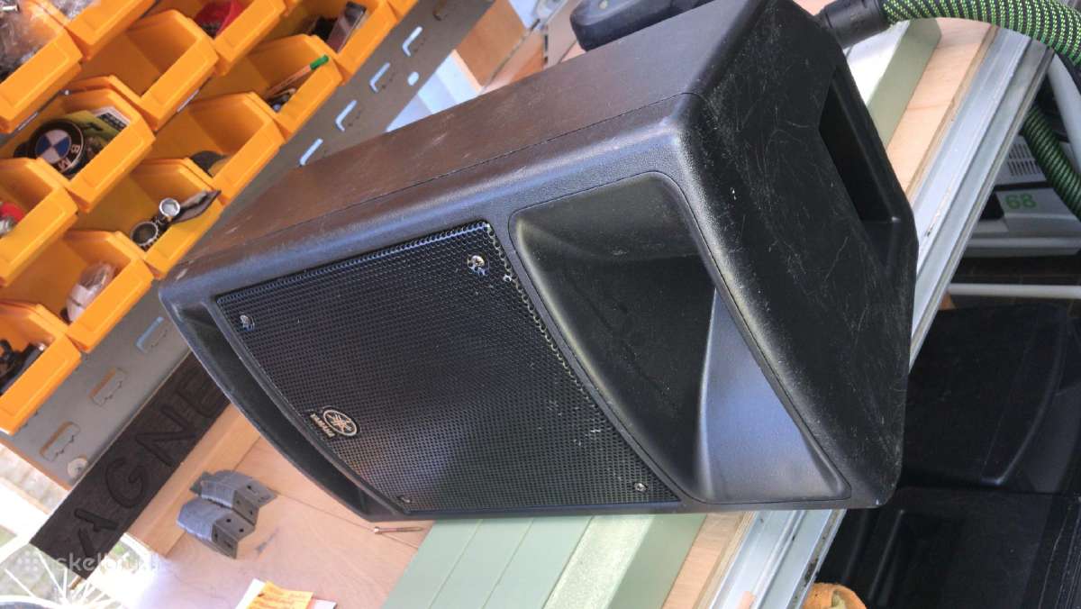 Garso kolonėlės Yamaha Stagepas 300
