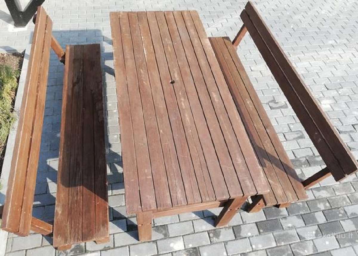 Lauko stalas ir 2 suolai