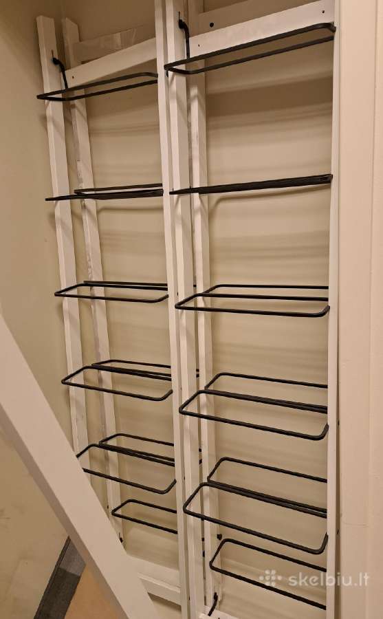 Drabužių parduotuvės baldų (Ikea) išpardavimas