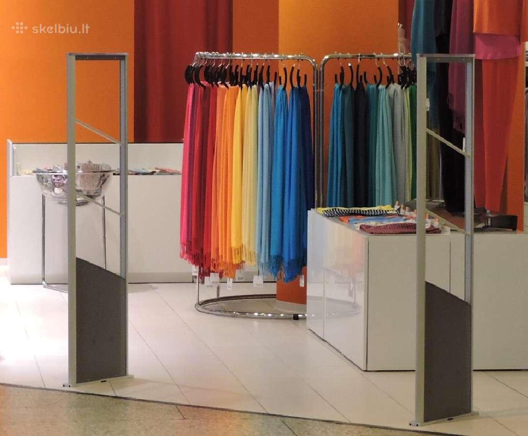Drabužių parduotuvės baldų (Ikea) išpardavimas - nuotraukos Nr. 7
