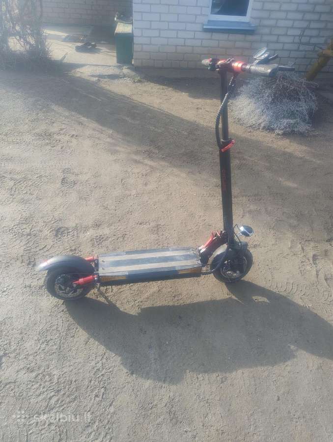 Paspirtukas Cyclone