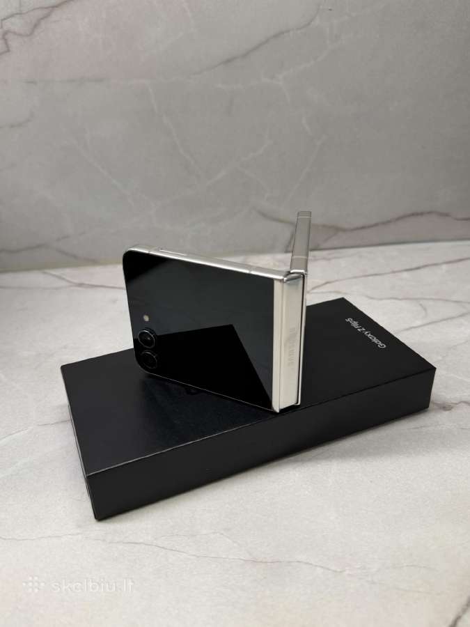 Samsung Galaxy Z Flip5 - nuotraukos Nr. 8