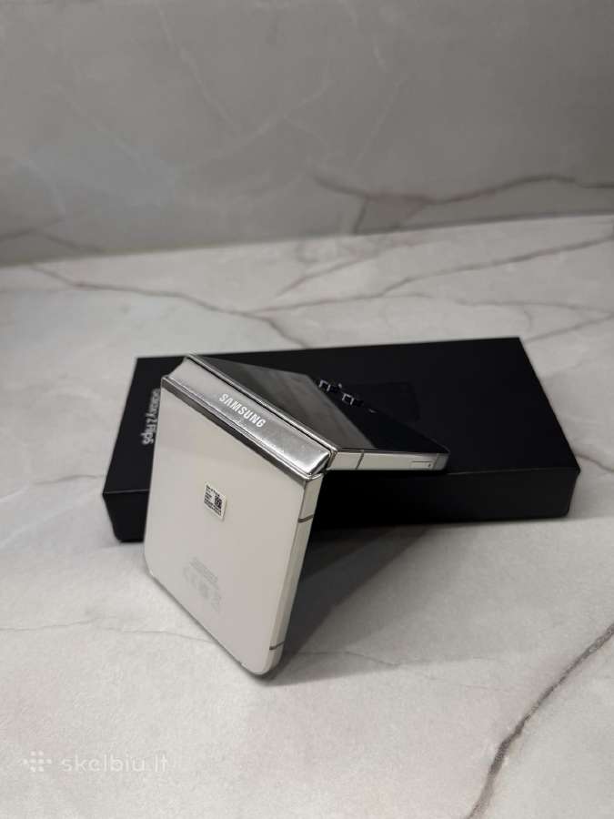 Samsung Galaxy Z Flip5 - nuotraukos Nr. 9