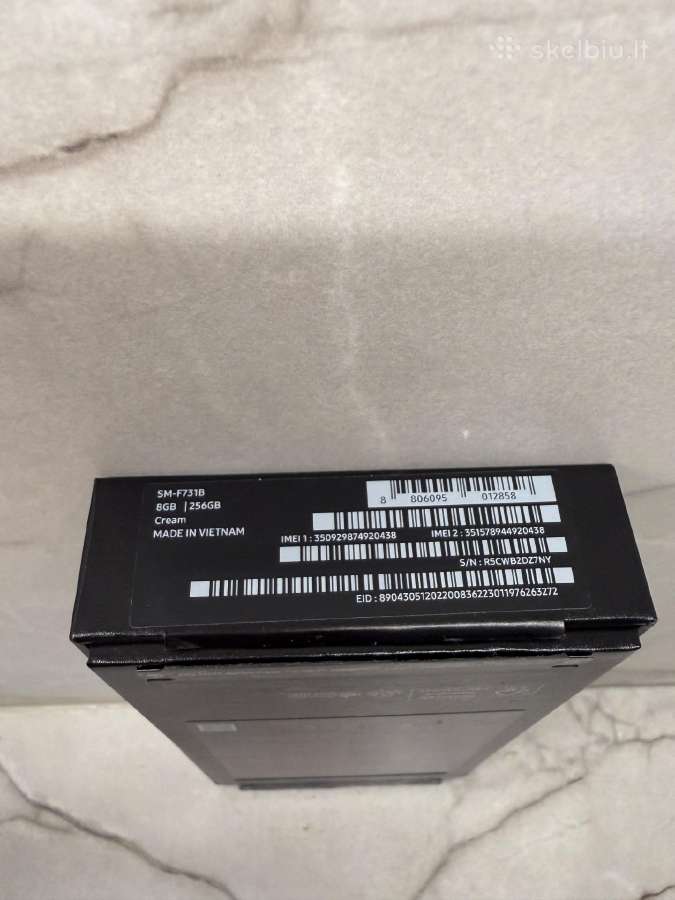 Samsung Galaxy Z Flip5 - nuotraukos Nr. 12