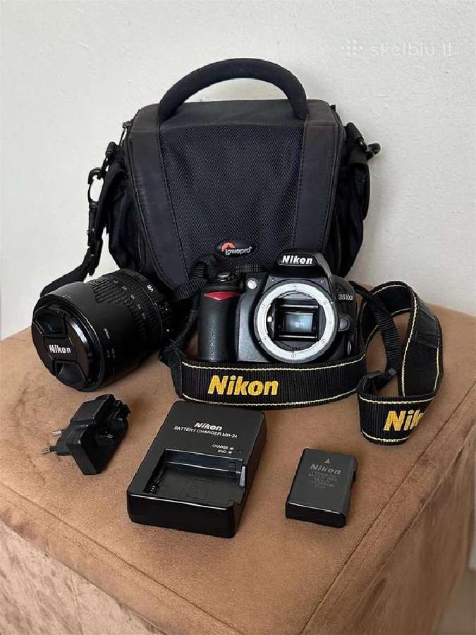 Nikon D3100 + 18-105mm f/3.5-5.6g Ed Vr