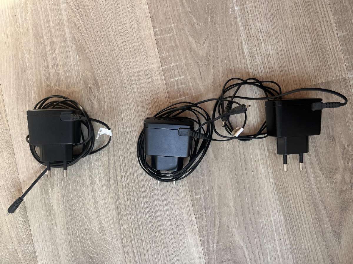 Originalus nokia pakrovėjai plonu antgaliu