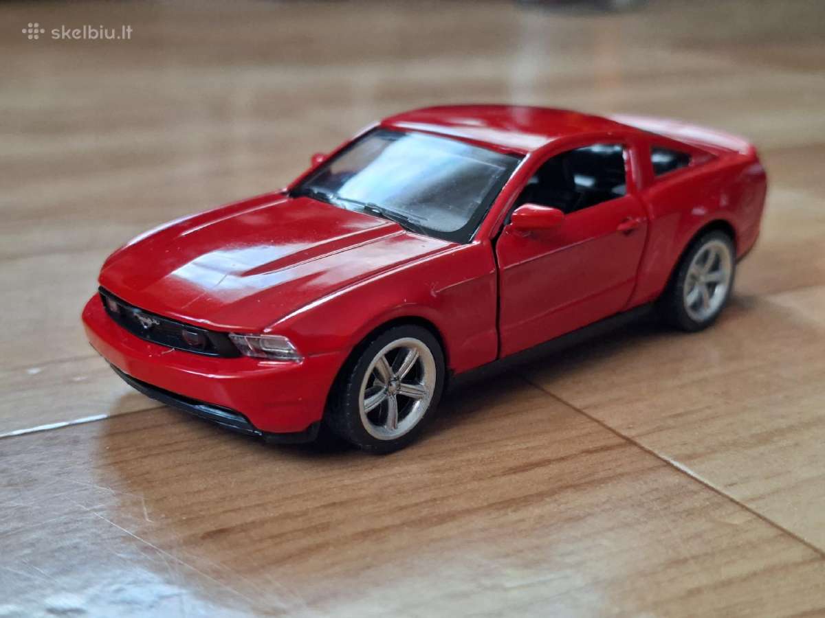 1:43 Ford Mustang GT
