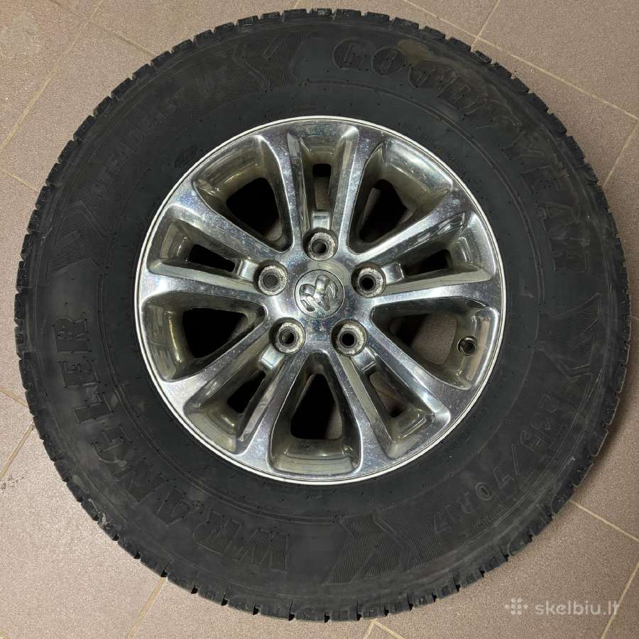 Parduodami Dodge RAM ratlankiai