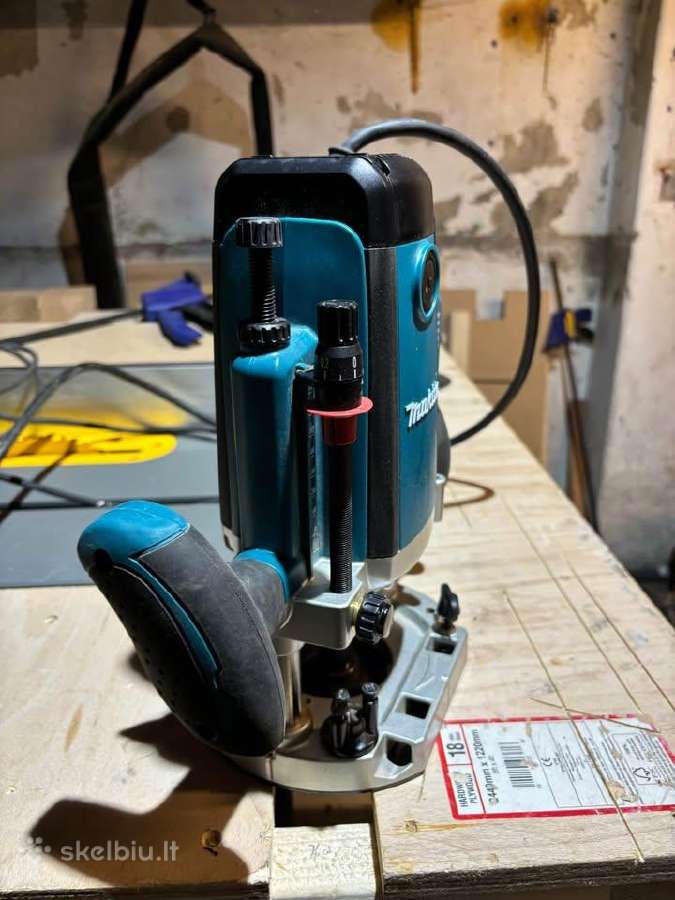 Parduodama didelė 1/2 Makita Rp2023fc freza - nuotraukos Nr. 2
