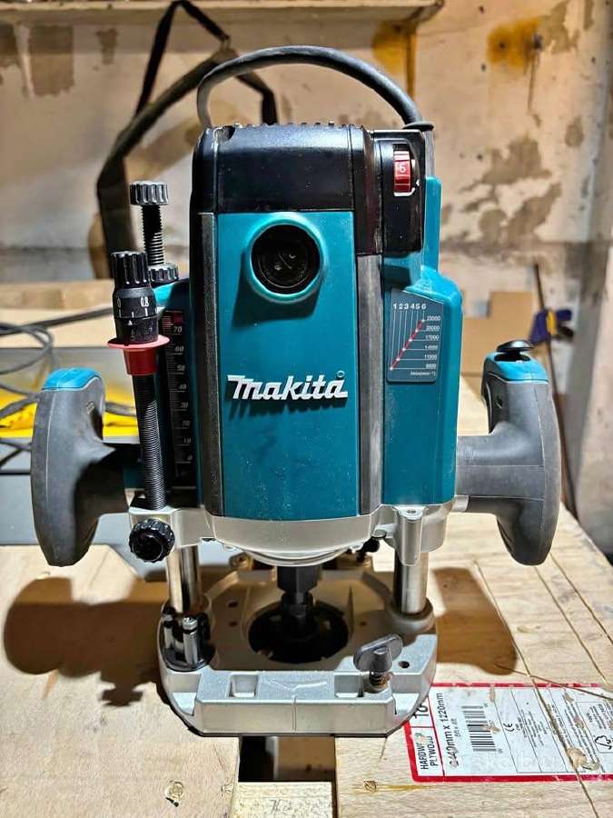 Parduodama didelė 1/2 Makita Rp2023fc freza - nuotraukos Nr. 3