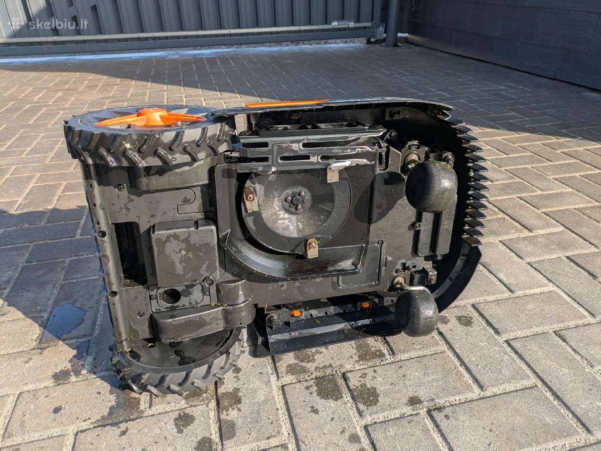 Parduodamas žolepjovė robotas L 1000