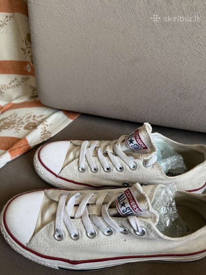 Converse laisvalaikio batai.
