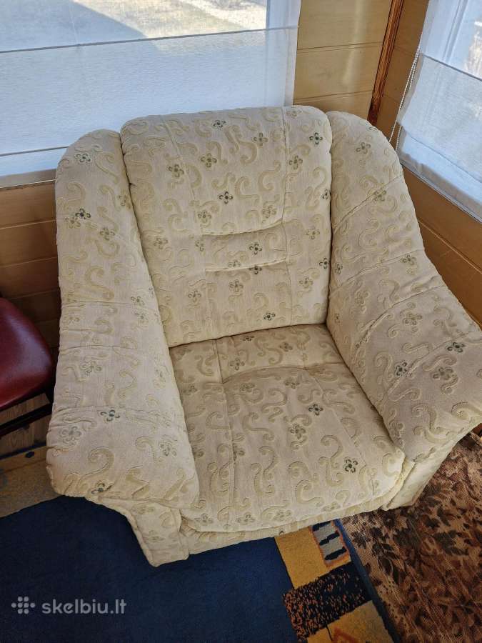 Parduodama sofa-lova ir du foteliai