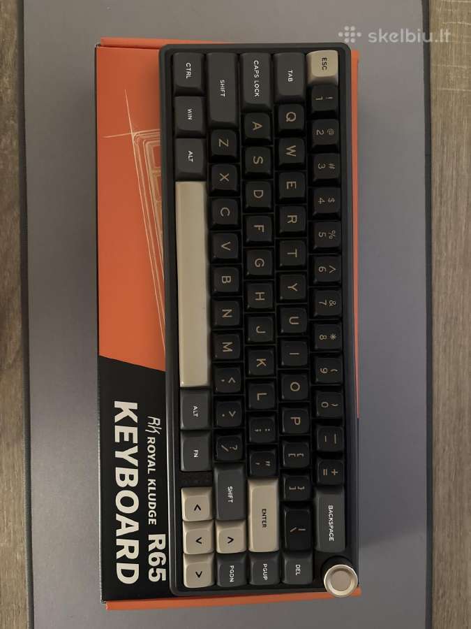 Royal Kludge r65 klaviatura