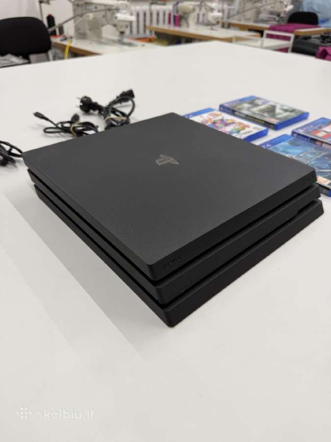 Ps4 Pro 1tb su priedais - nuotraukos Nr. 2