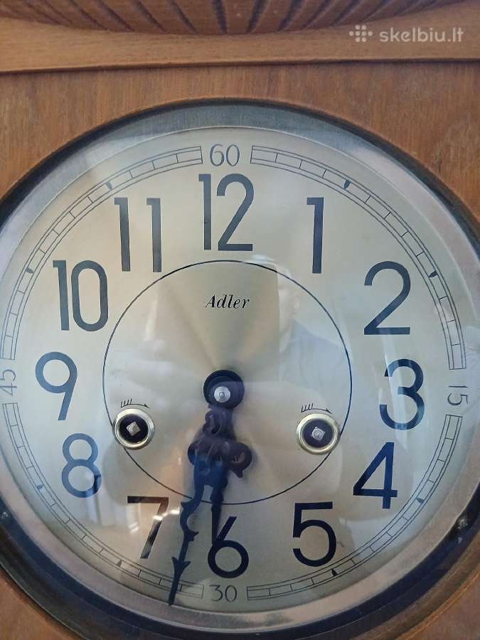Sieninis mechaninis laikrodis