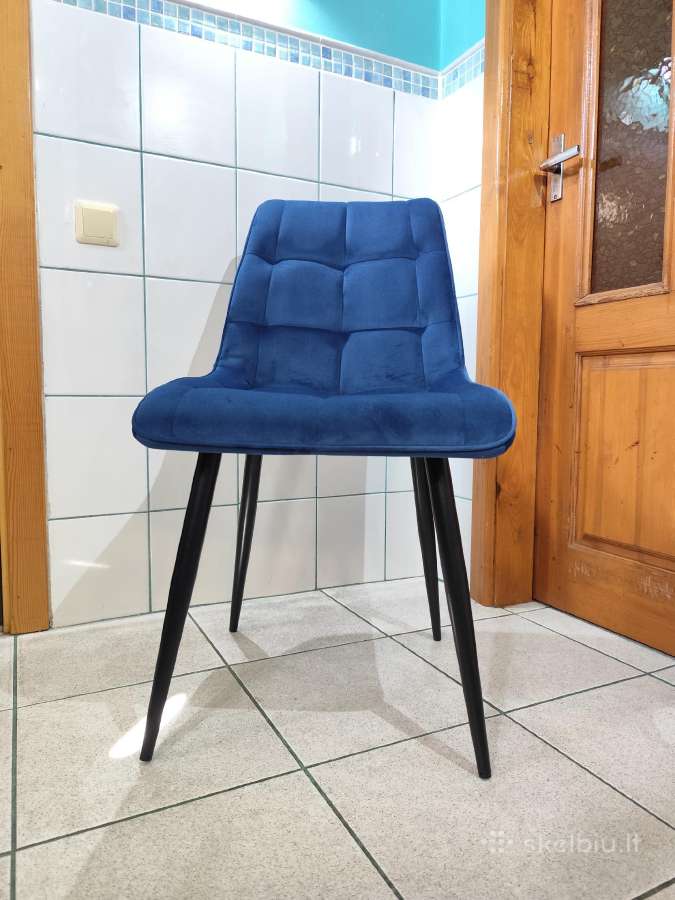 Naujos minkštos svetainės kėdės