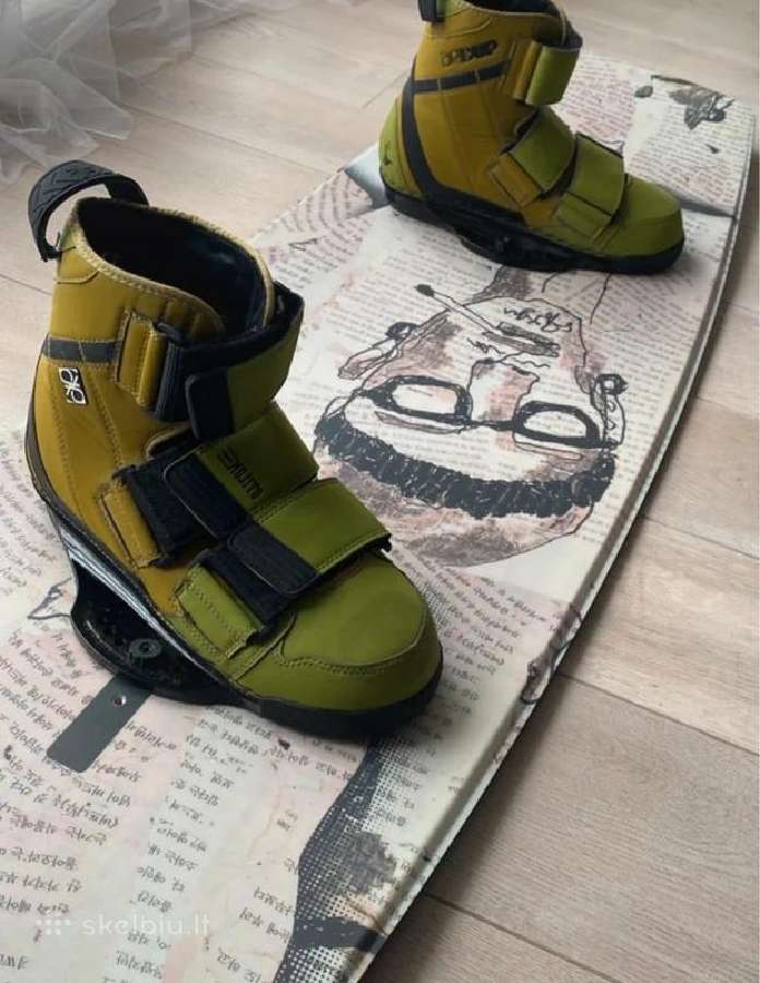 Wakeboard Dupwake lenta su batais ir šalmu