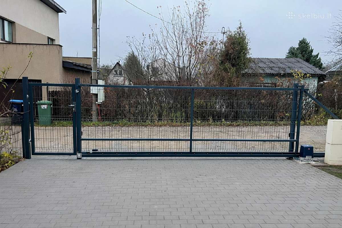 Stumdomi kiemo vartai Atveriami kiemo vartai Tvora - nuotraukos Nr. 8