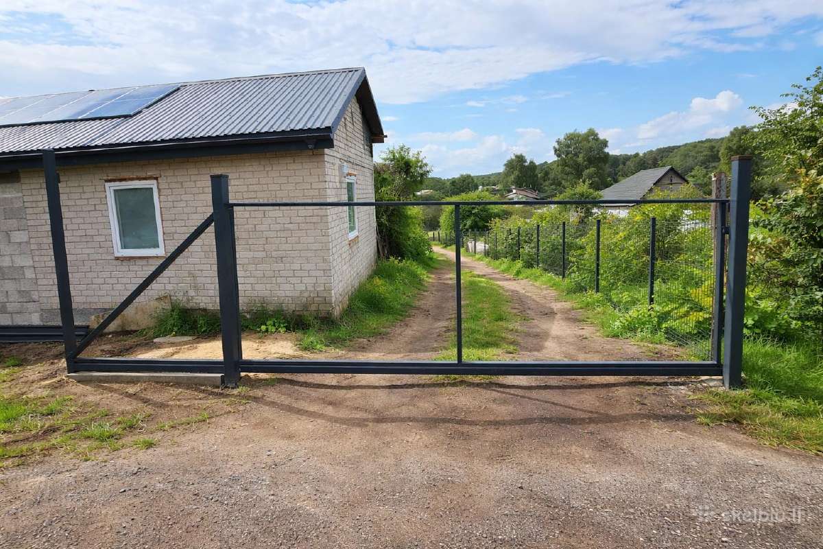 Stumdomi kiemo vartai Atveriami kiemo vartai Tvora - nuotraukos Nr. 12