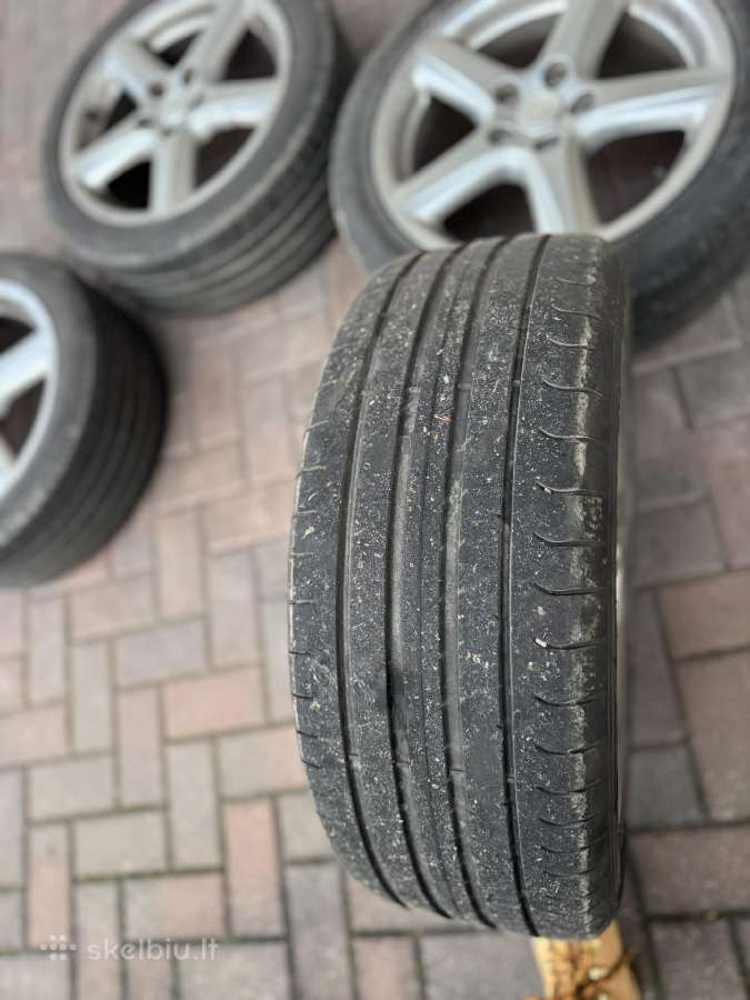 Toyota ratlankiai su vasarinėmis padangomis - nuotraukos Nr. 9