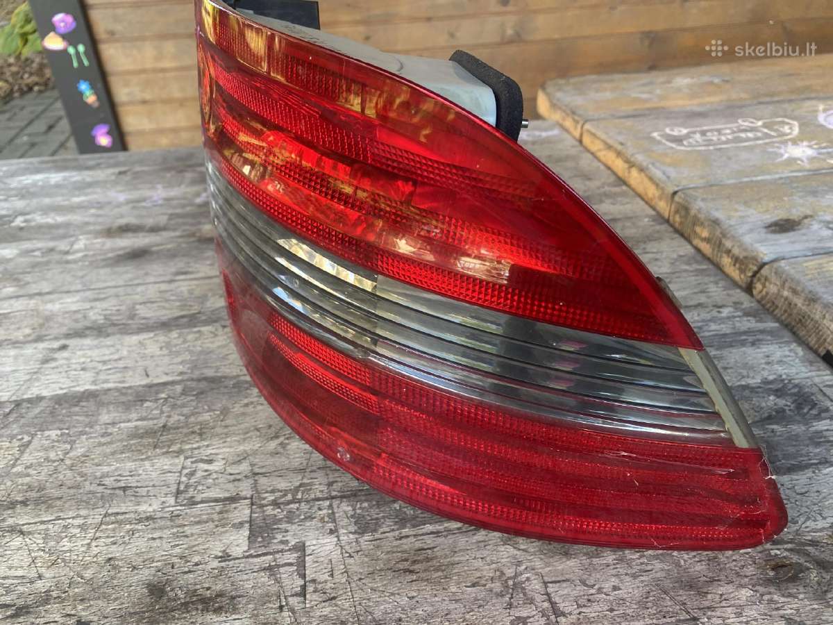 Mercedes Benz B kl galinis žibintas