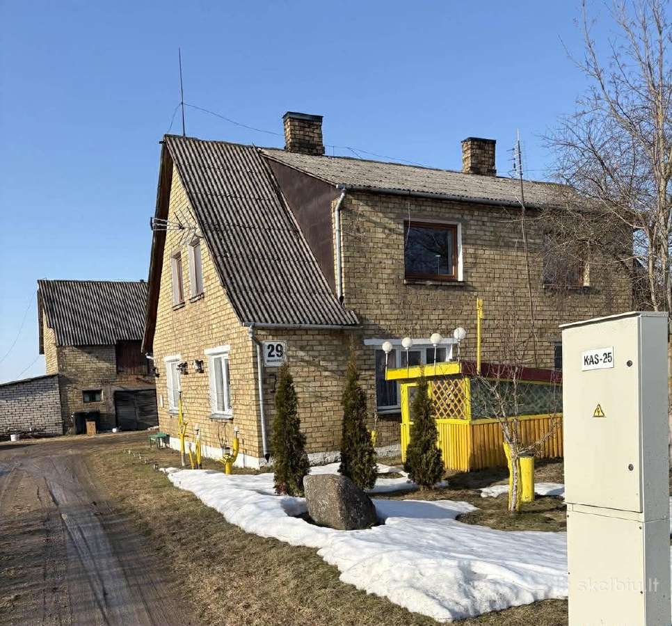 Keturbutyje parduodami 2 butai Radviliškio r.
