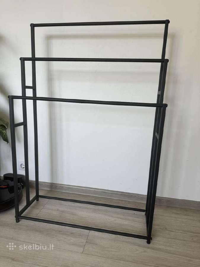 Pastatoma rankšluosčių kabykla