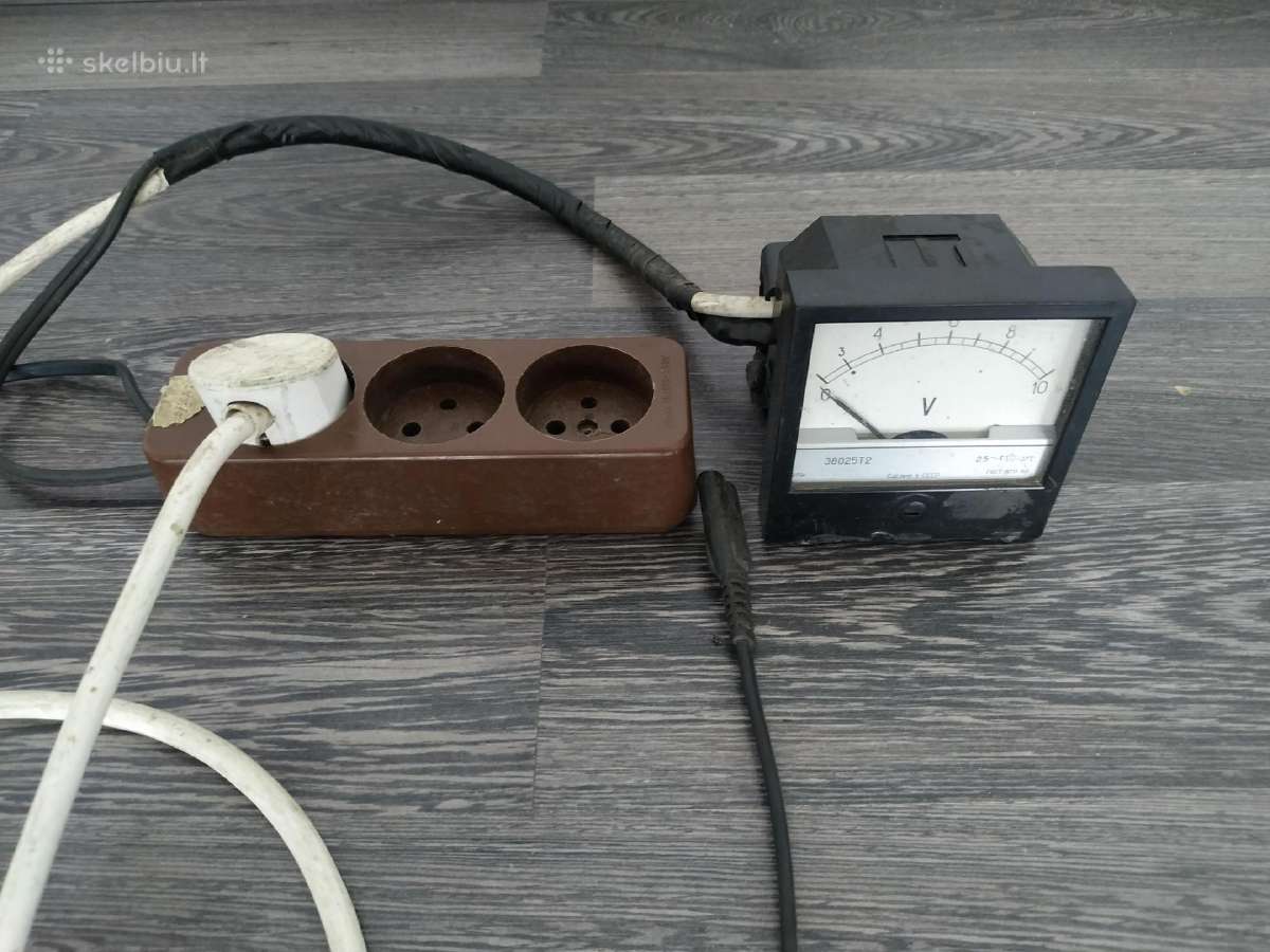 Sovietinis analoginis voltmetras (сср)
