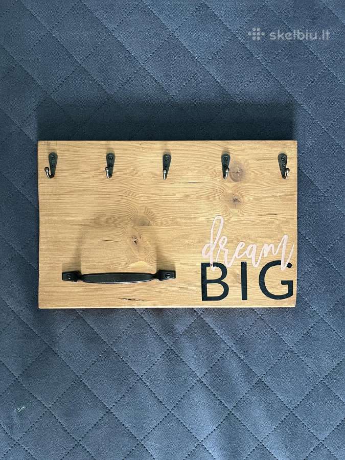 Raktų kabykla Hand made su uzrašu “Dream Big