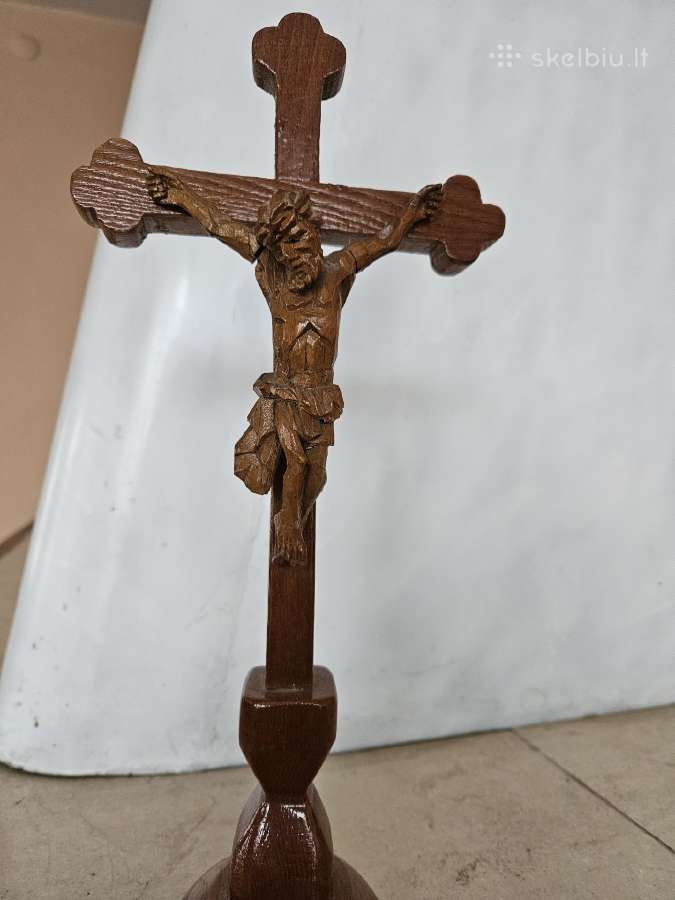 Liaudies meistro medinis kristus