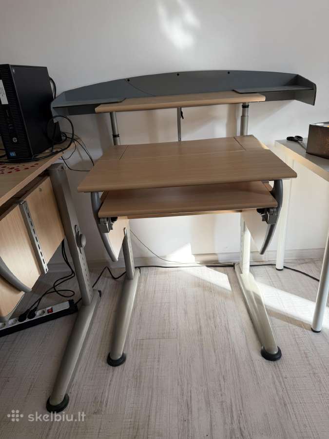 Rašomas stalas