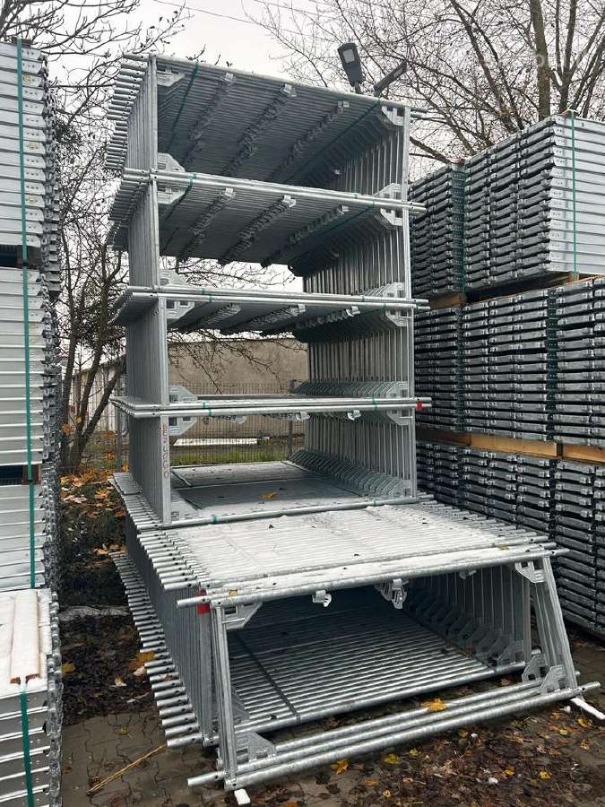 Baumann fasadiniai pastoliai 406 m²