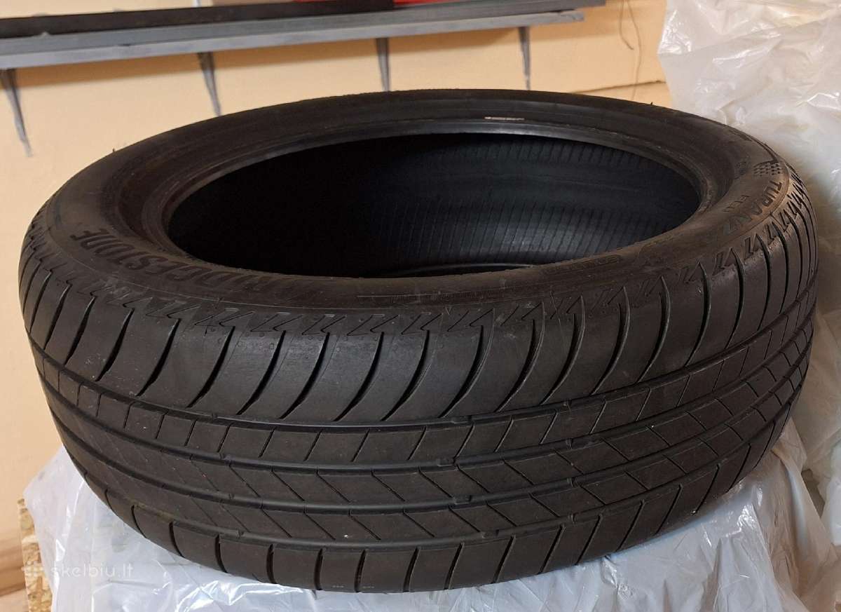Bridgestone 215/50 R18